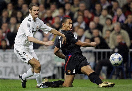 压哨三分 压哨三分